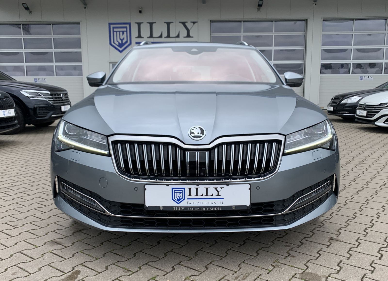 Fahrzeugabbildung SKODA Superb 2.0 TDI*AHK*Alcantara*360°Cam*STHZ*CANTON