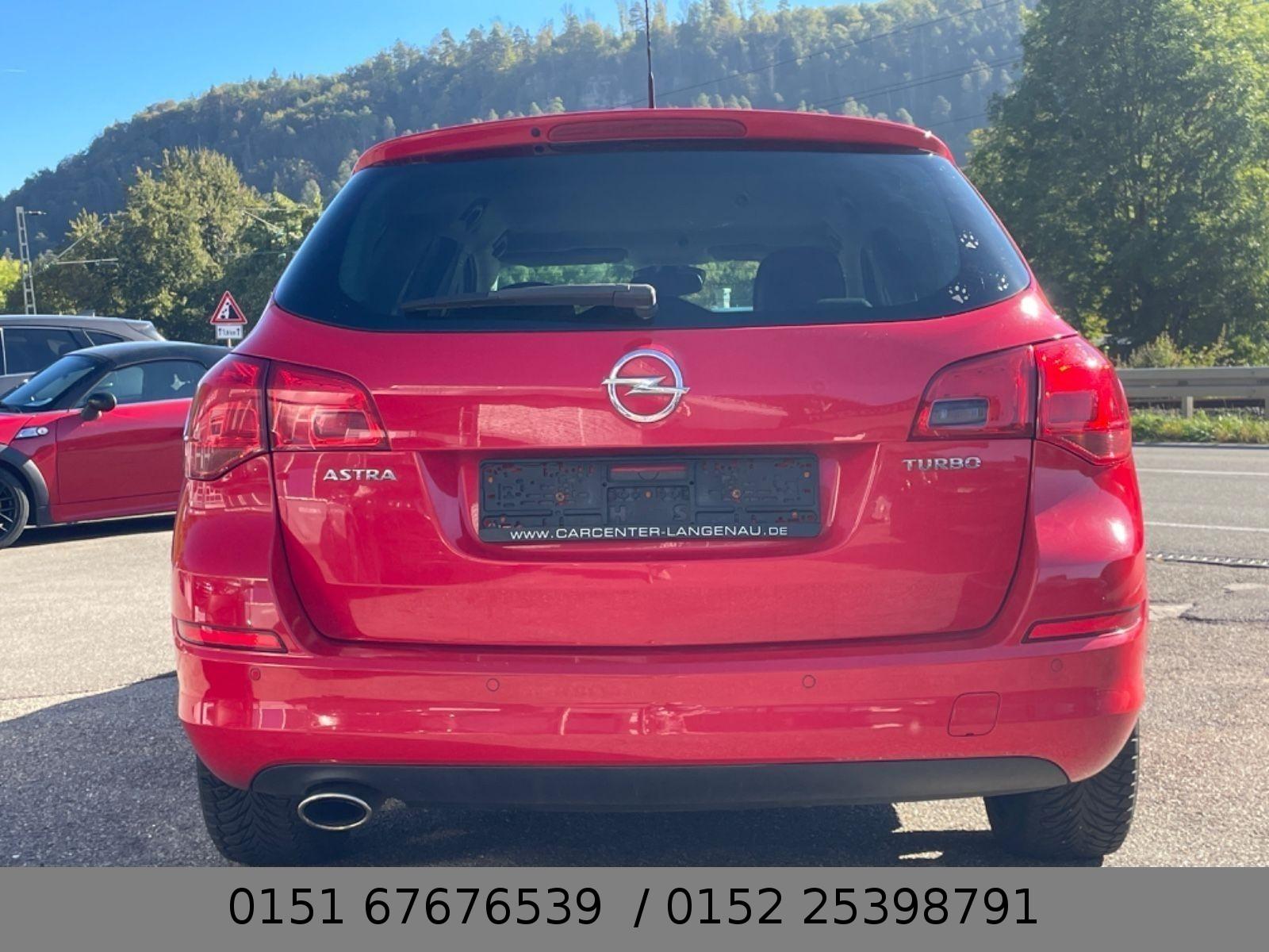 Opel Astra 2011 — photo 10