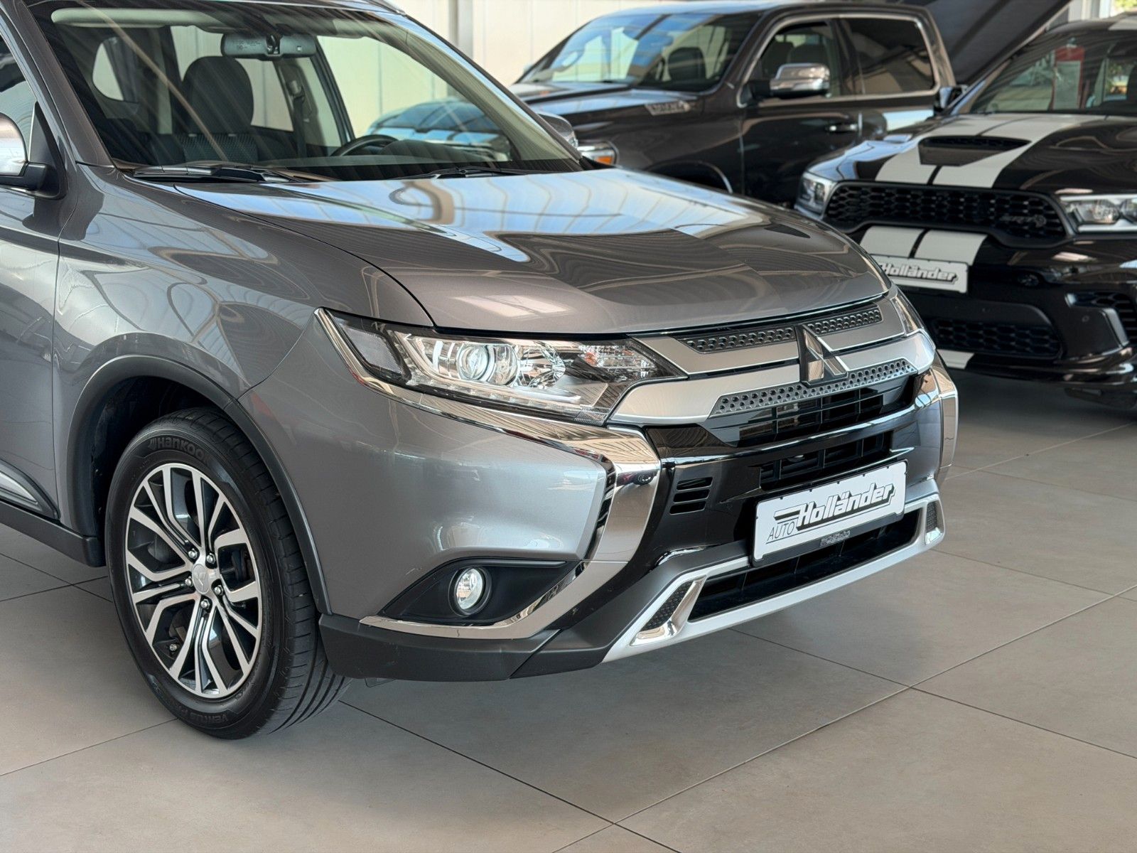 Fahrzeugabbildung Mitsubishi Outlander 2.0 Diamant Edition 2WD "AHK"