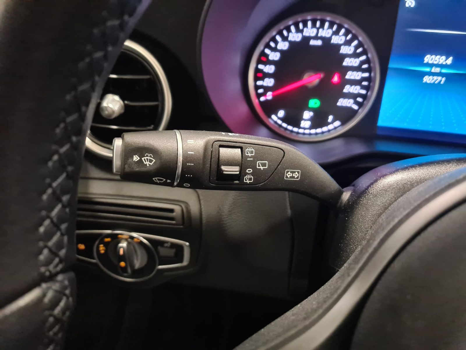 Fahrzeugabbildung Mercedes-Benz C 180d T-Modell / LED HP / GEPFLEGT /