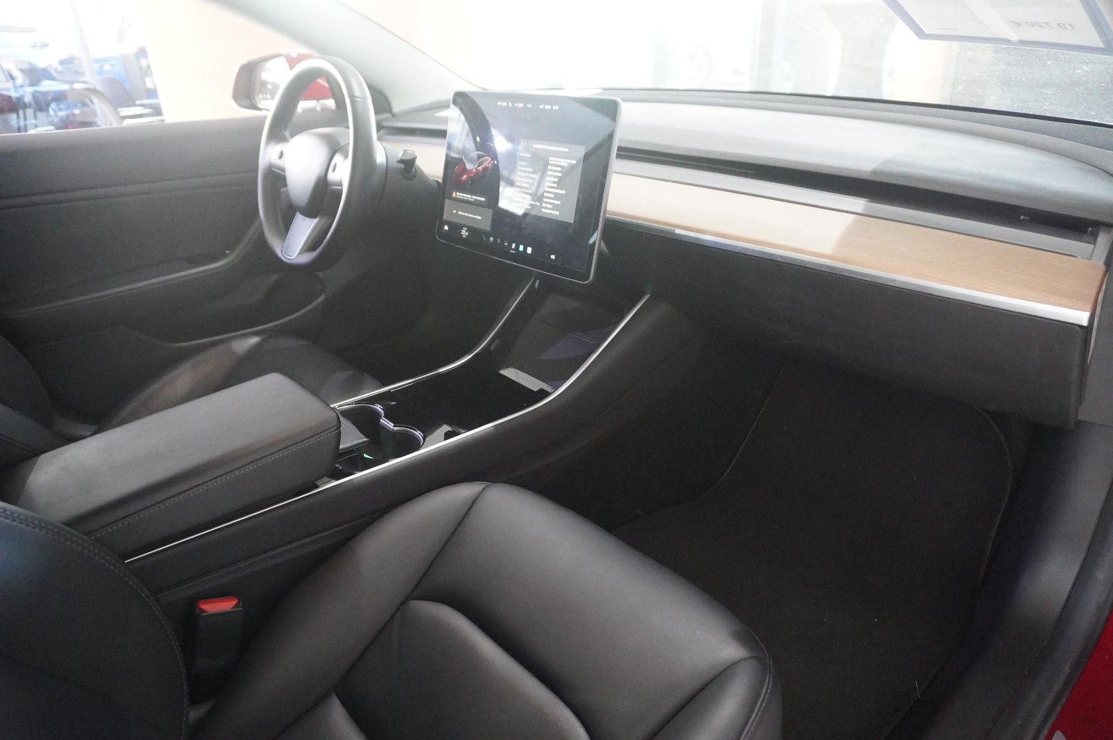 Fahrzeugabbildung Tesla Model 3 Standard Range Plus NAVI/KAMERA/SH/PANO