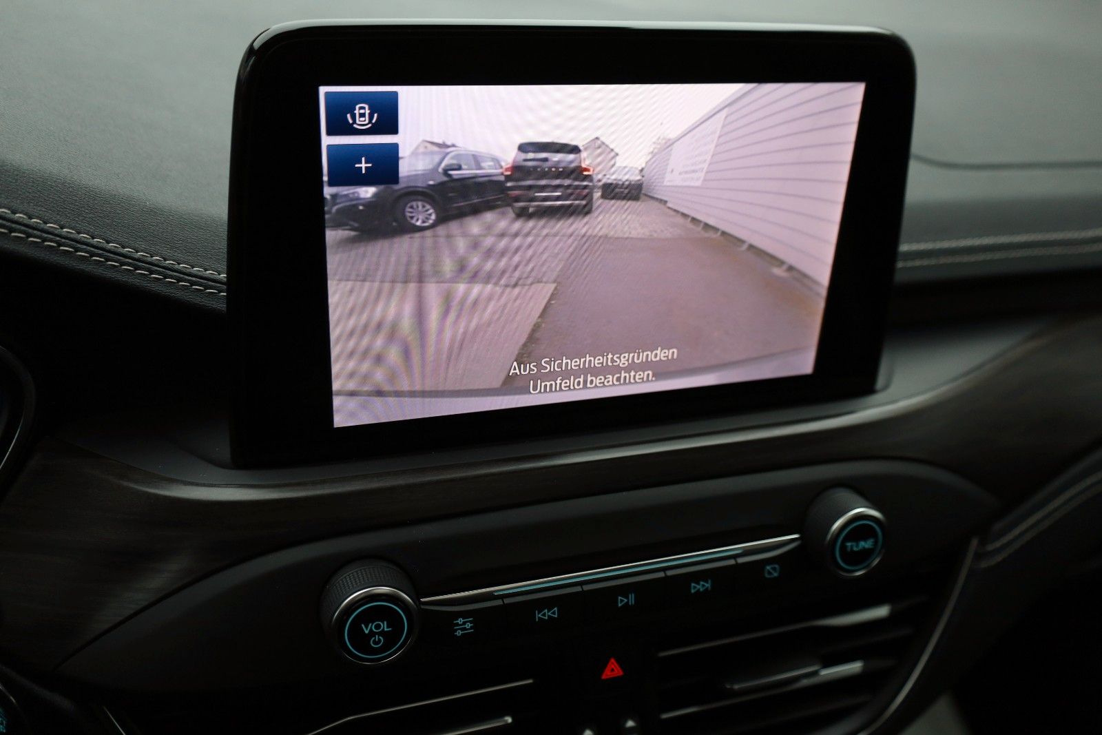 Fahrzeugabbildung Ford Focus Turnier Vignale, Kamera, Pano, Leder, LED