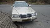 Mercedes-Benz Mercedes C220 - Mercedes-Benz C 220 mit Benzin-Antrieb: Limousine