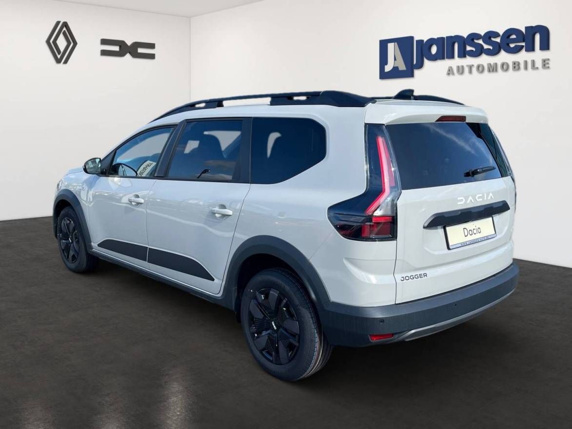 Fahrzeugabbildung Dacia Jogger Expression TCe 110 7-Sitzer