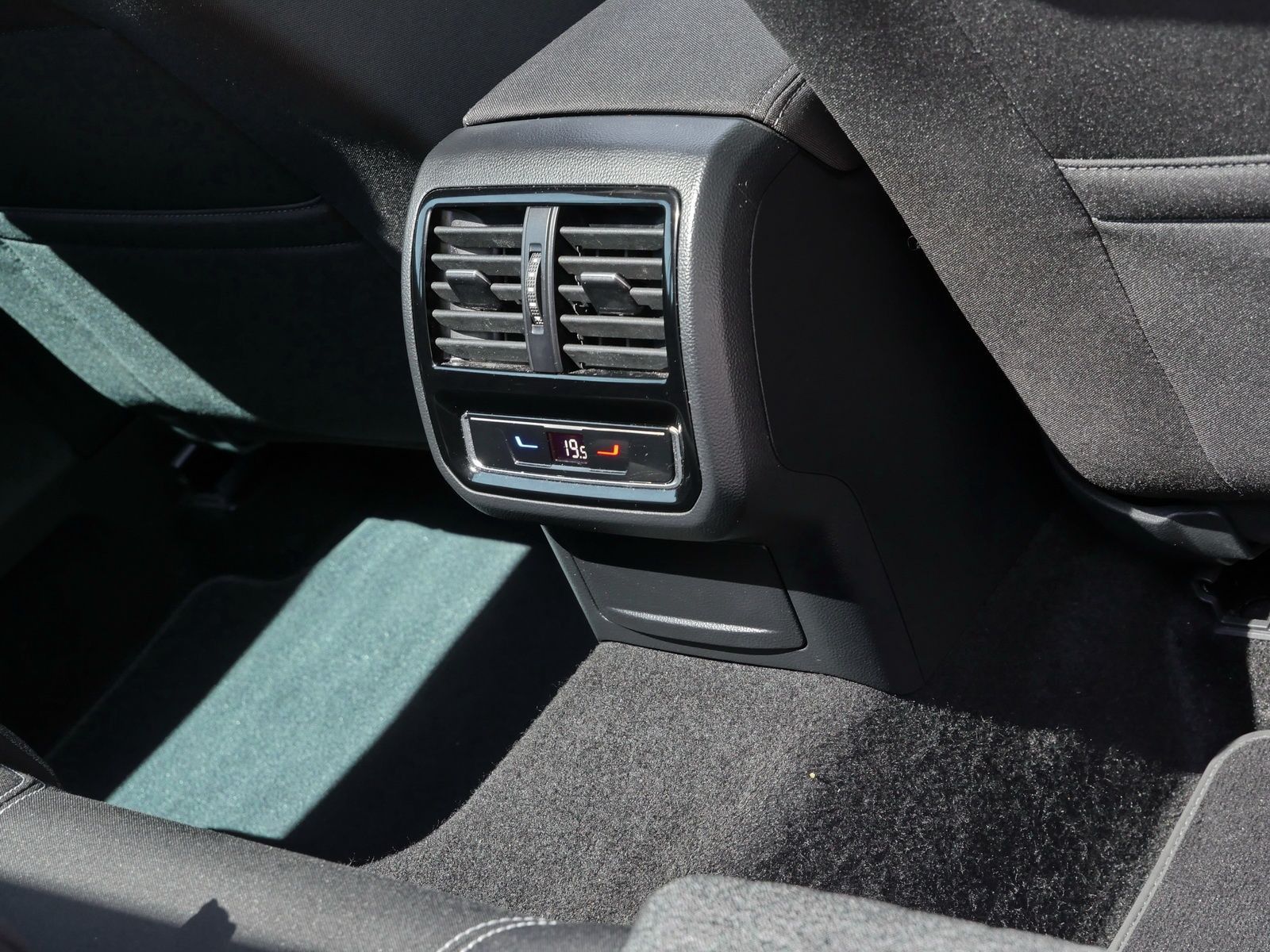 Volkswagen Passat Variant - Bild 17