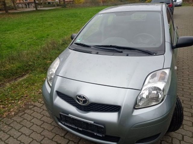 Toyota Yaris , 2.Hand, Klimaanlage u.nur 5...