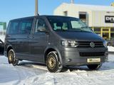 Volkswagen T5 Caravelle 2.0 TDI KLIMA AHK PDC 9-SITZE - Volkswagen T5 Caravelle aus 2013