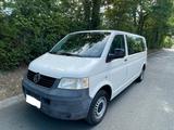Volkswagen T5 Caravelle - Volkswagen T5: Firmenfahrzeug