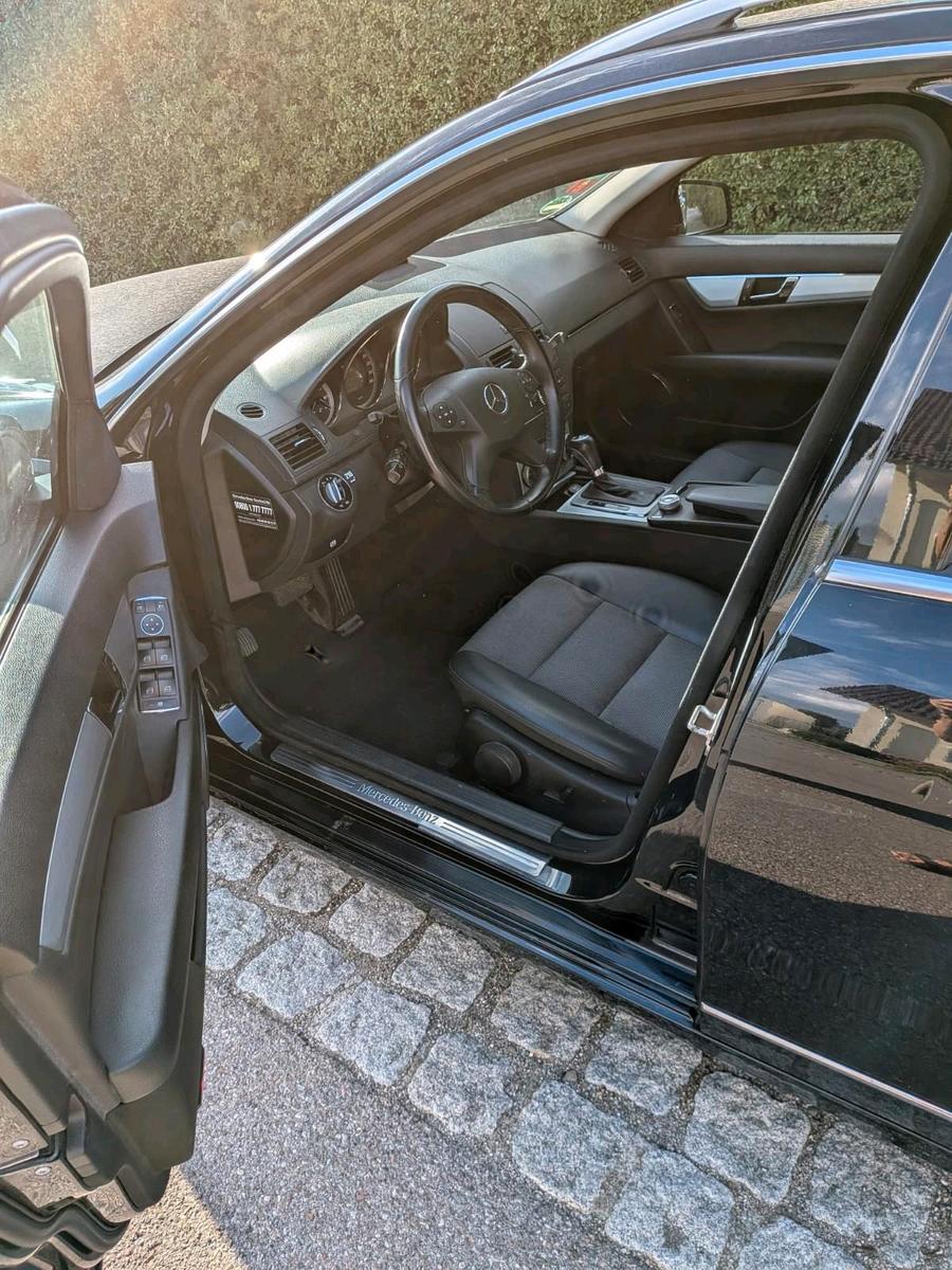 Mercedes-Benz C250 2010 — photo 13