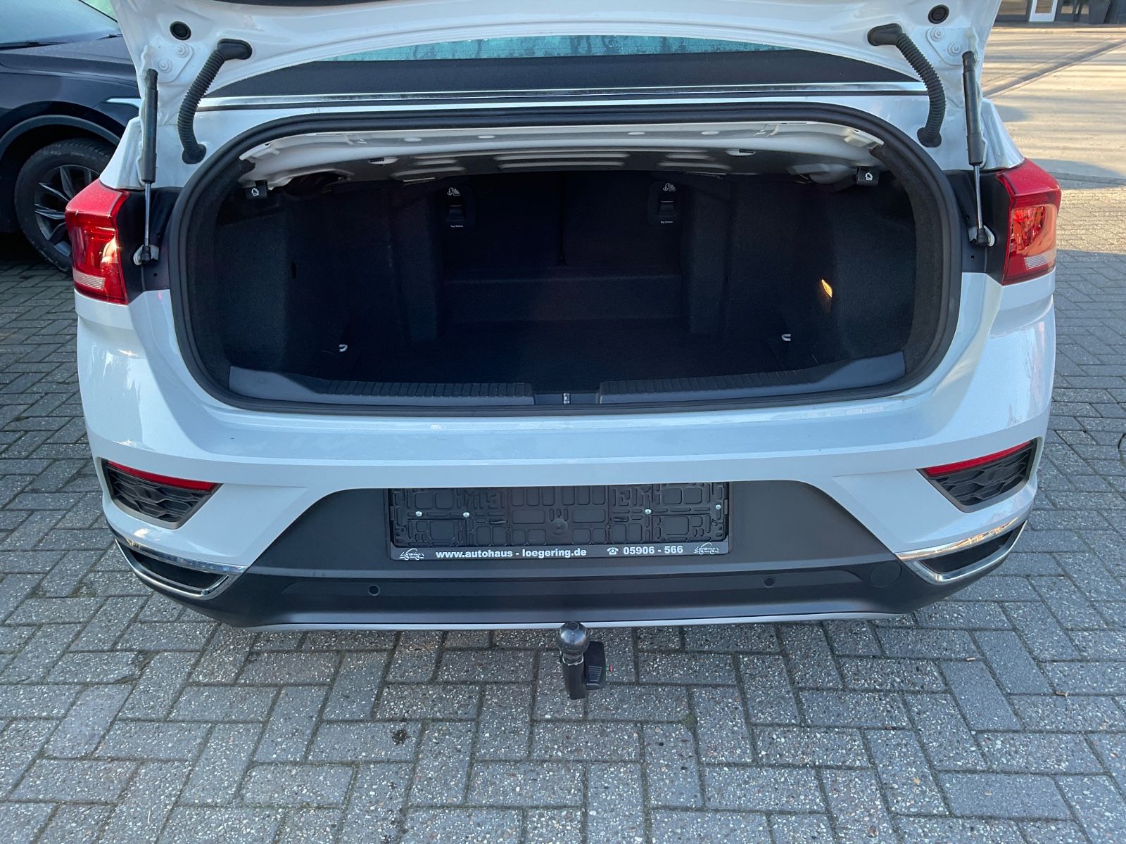 Fahrzeugabbildung Volkswagen T-Roc Cabriolet 1.5 TSI Style,AHK,GJR,ACC