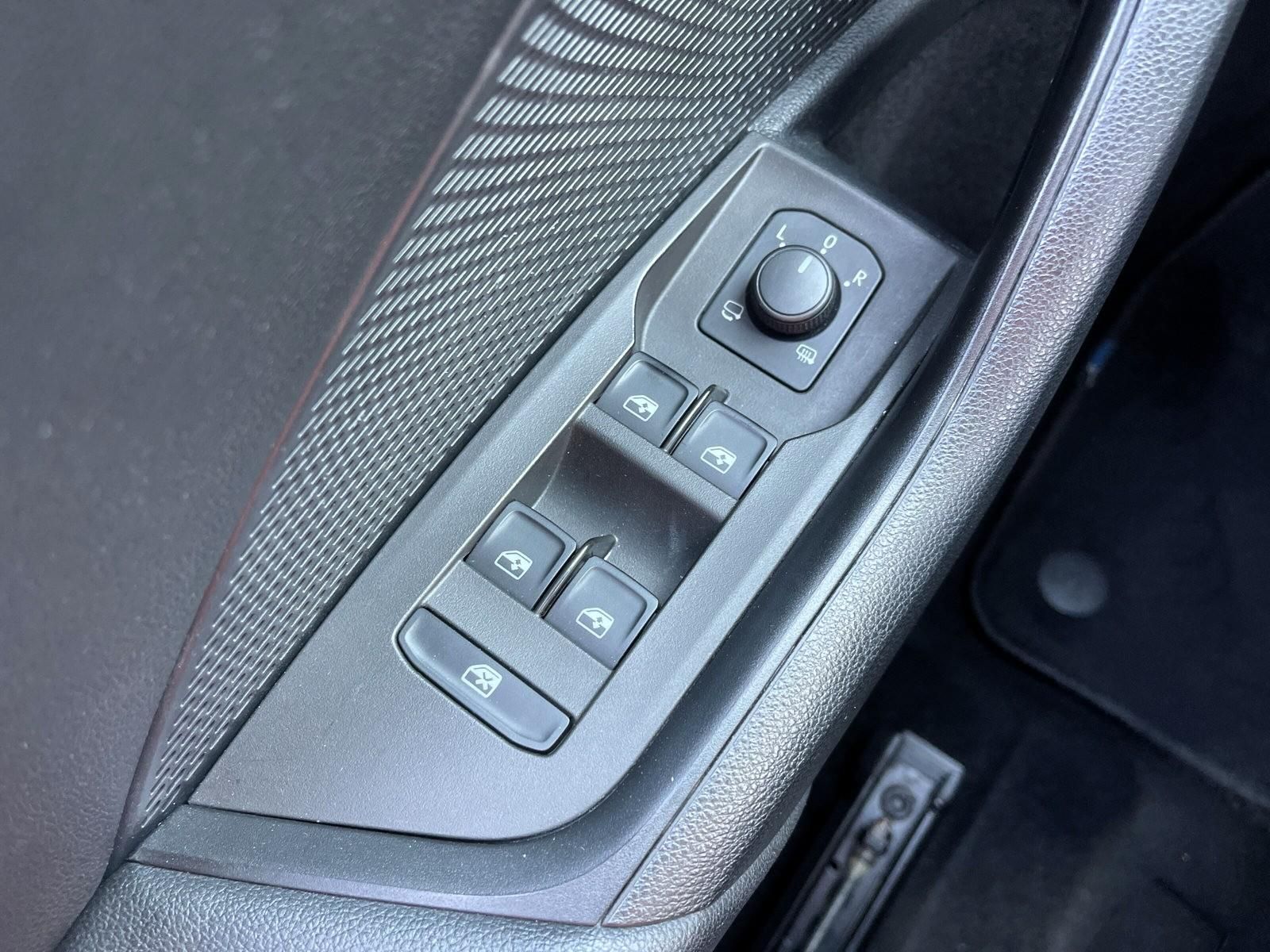Skoda Octavia Combi 2,0 TDI DSG Style LED HUD PANO NAV foto 22