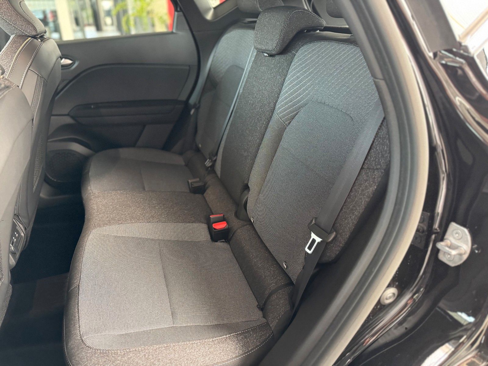 Fahrzeugabbildung Mitsubishi ASX 1.8 Hybrid 6-G.-Automatik Edition