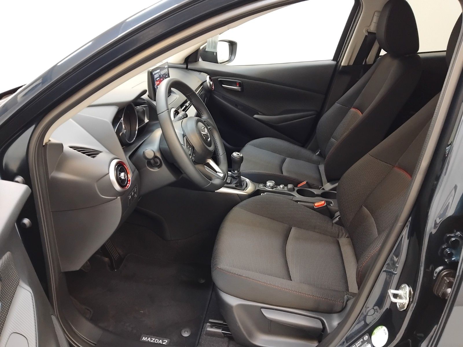 Mazda 2 (04/2023, Benzin)