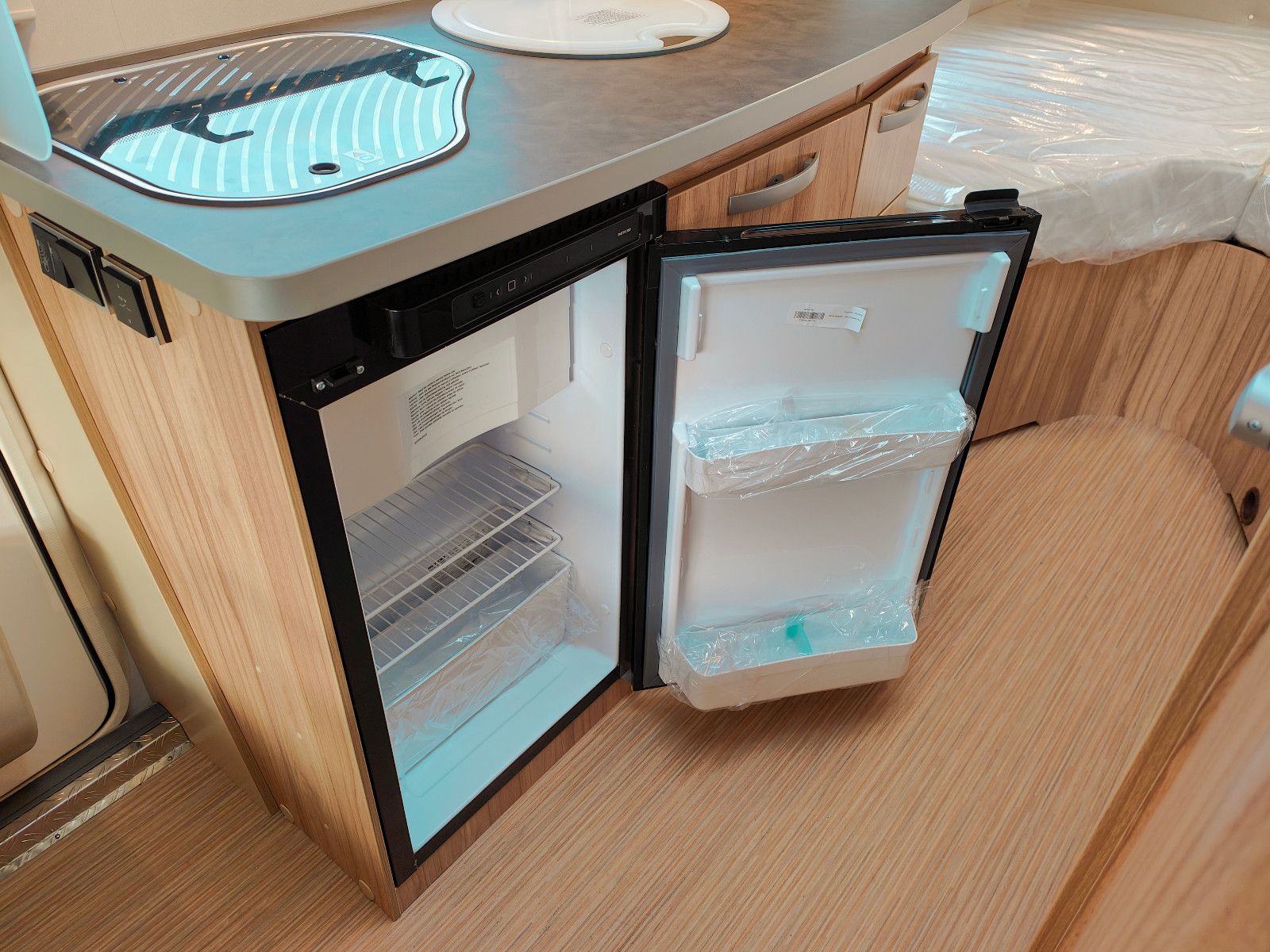 Fahrzeugabbildung HYMER / ERIBA / HYMERCAR Feeling 442 - 6.824€ Sparen!!!