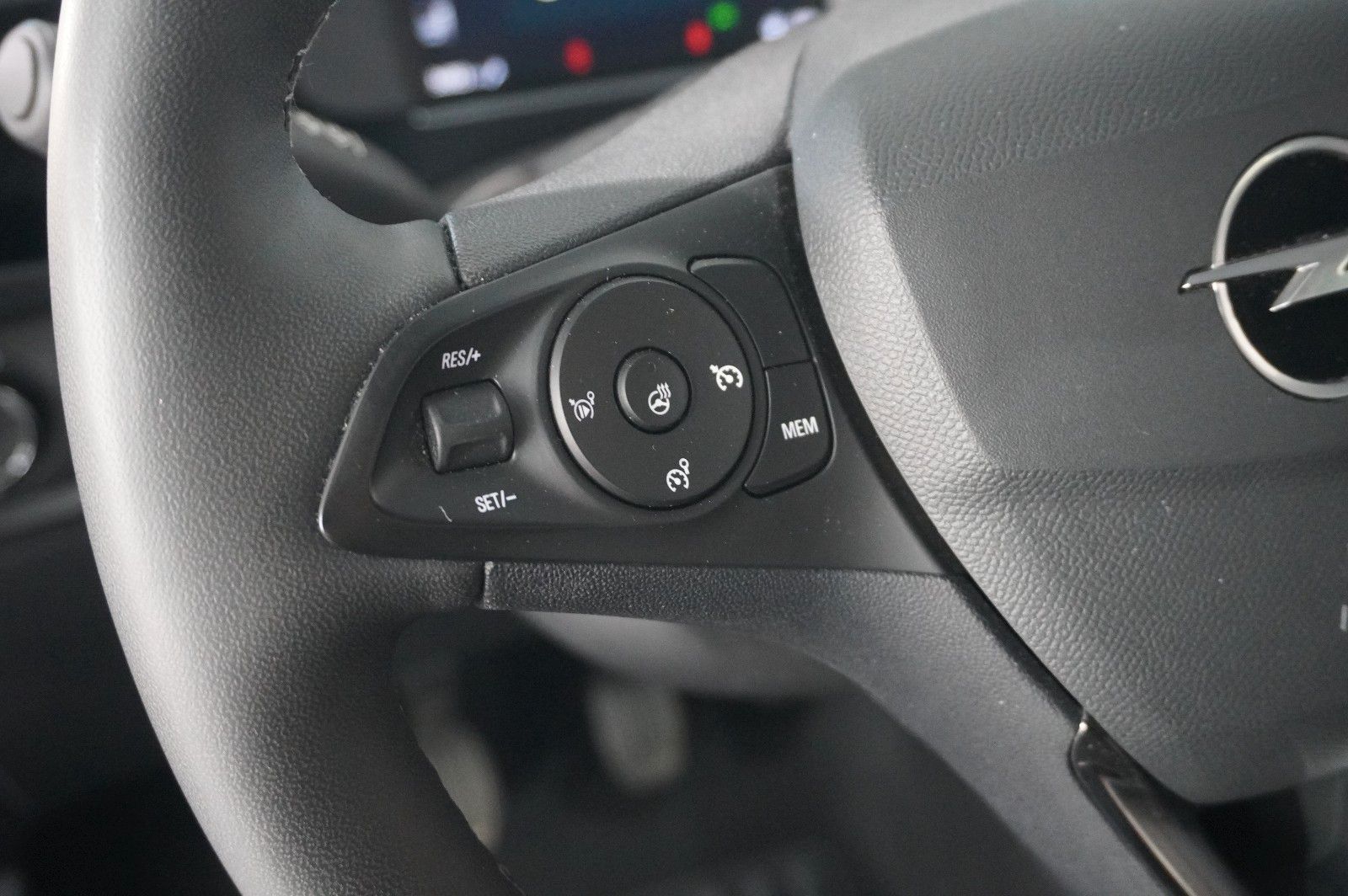 Fahrzeugabbildung Opel Corsa F 1.2 FACELIFT NAVI/LED/KAMERA/VIRTU./DAB+