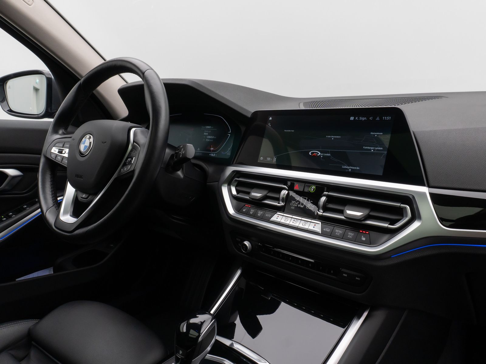 Fahrzeugabbildung BMW 330i xD SportLine Panorama Kamera Laser DAB HiFi