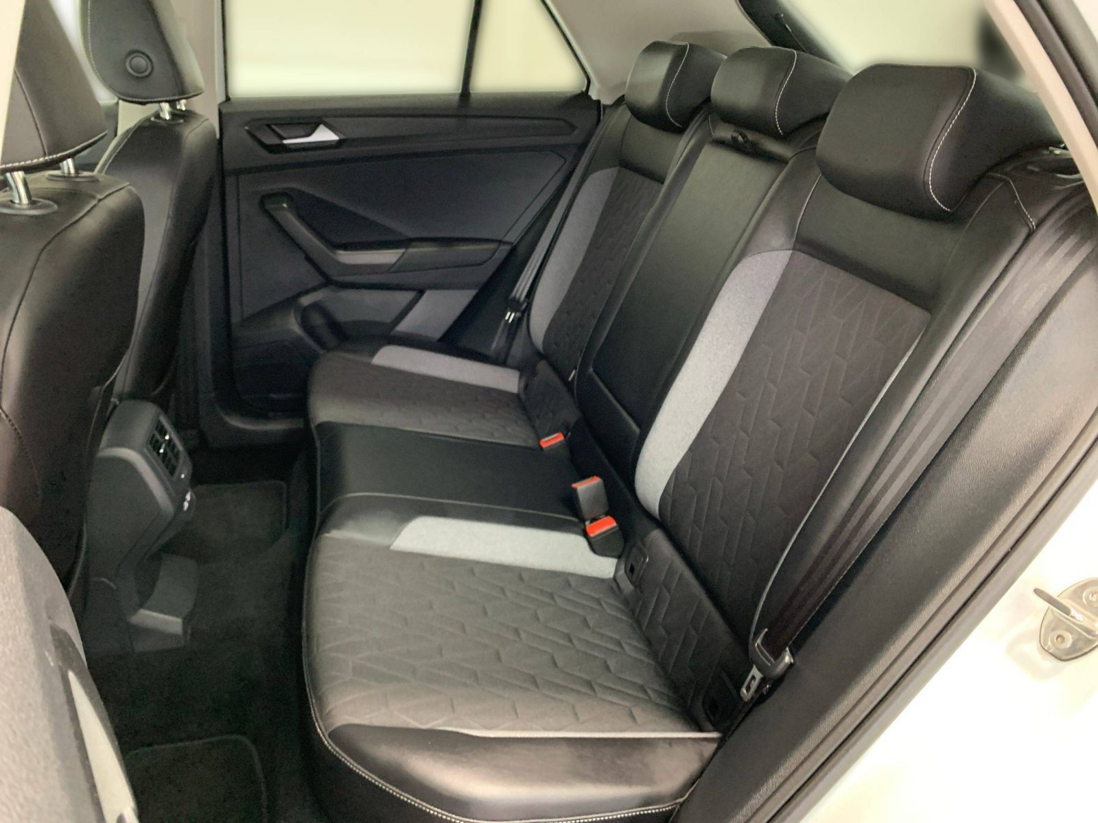 Volkswagen T-Roc - Bild 11