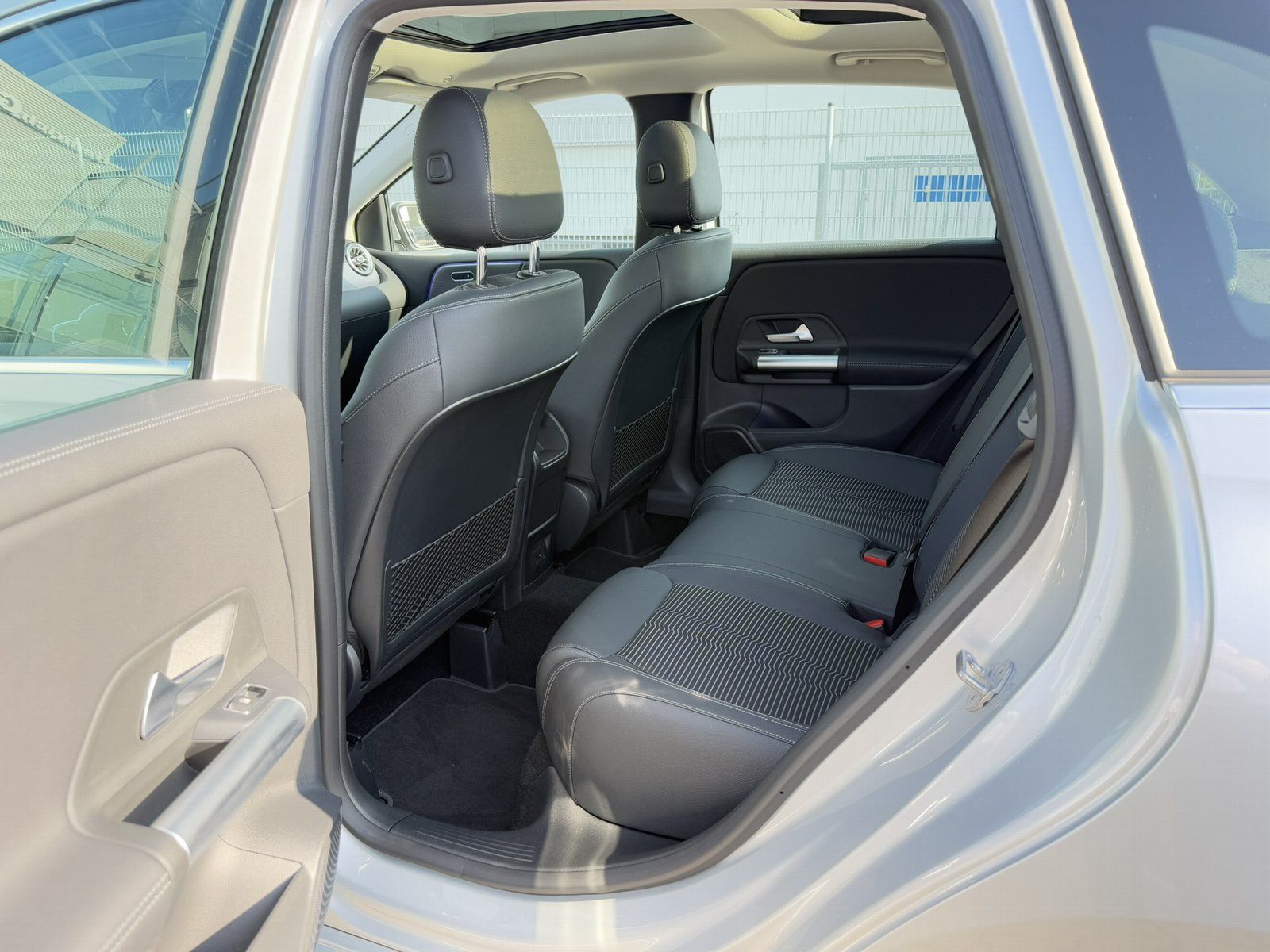 Fahrzeugabbildung Mercedes-Benz B 250 PROG.*360°KAM*PANO*LED*KAMERA*AMBIENTE*
