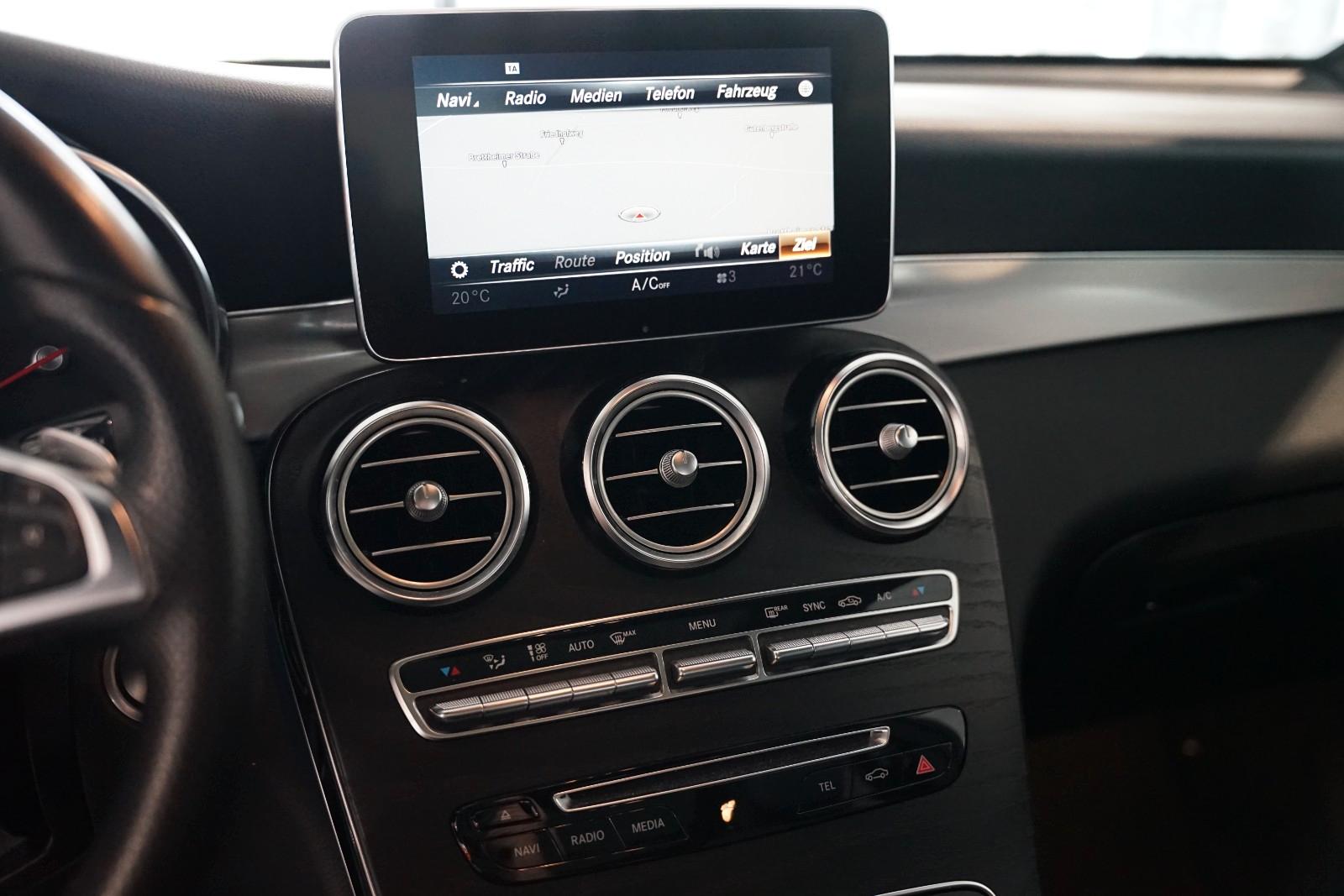 Mercedes-Benz GLC 300 4Matic | AMG | Comand | Pano | AHK