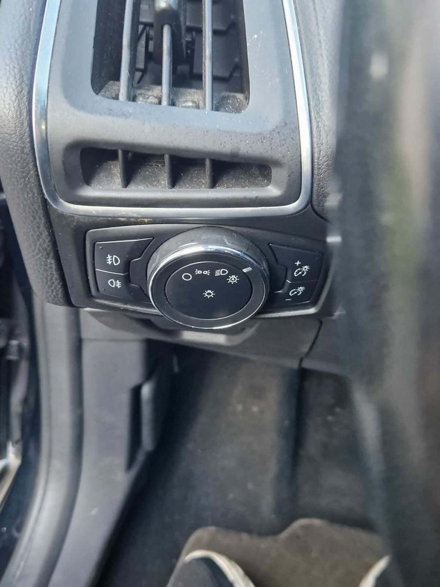 Ford Focus 2013 — photo 8
