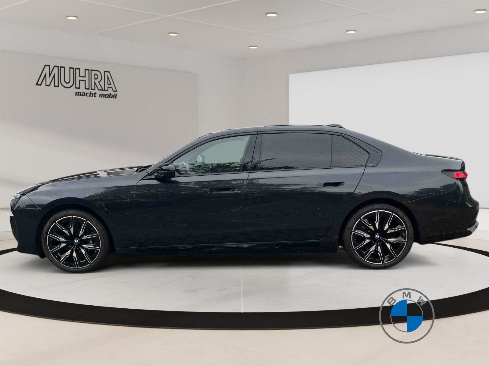 BMW M760e xDrive Pano Sky Executive Lounge Seating foto 3