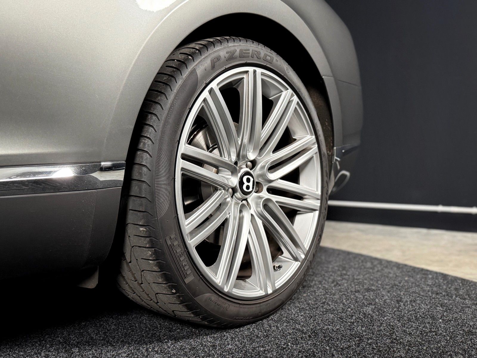 Fahrzeugabbildung Bentley Continental GT 6.0 W12 Speed 4WD Automatik