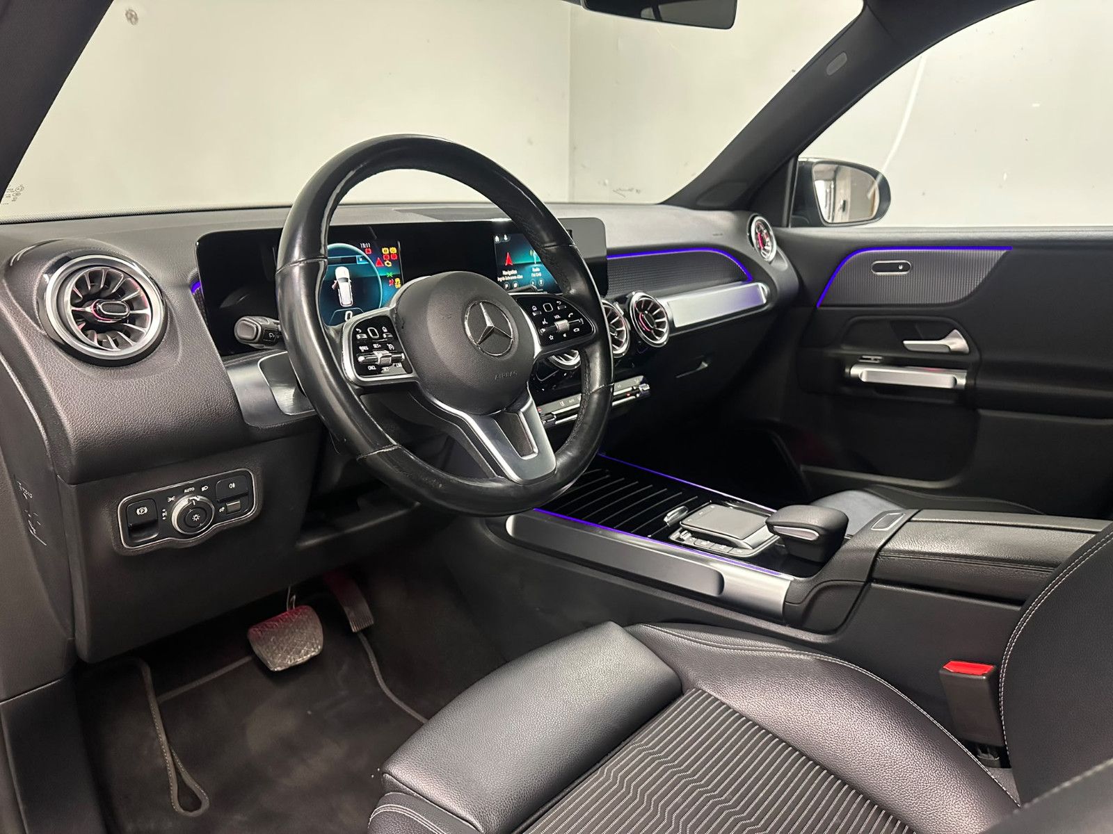 Fahrzeugabbildung Mercedes-Benz GLB 200 d 4MATIC DCT*NIGHT*AHK*KEYLESS*