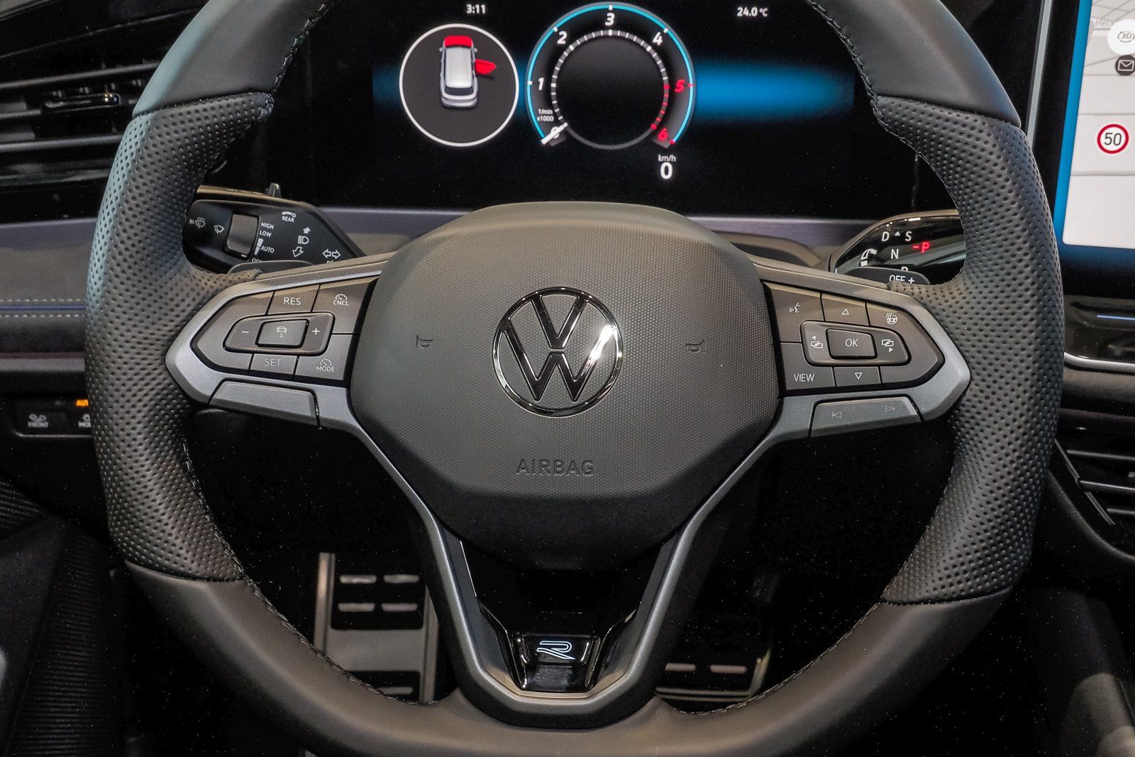 Volkswagen Passat R-Line 2,0 l TDI SCR 4MOTION 142 kW 193 foto 14
