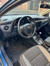 Toyota Auris Design Edition 1,6-l-D-4D S/S Design E...