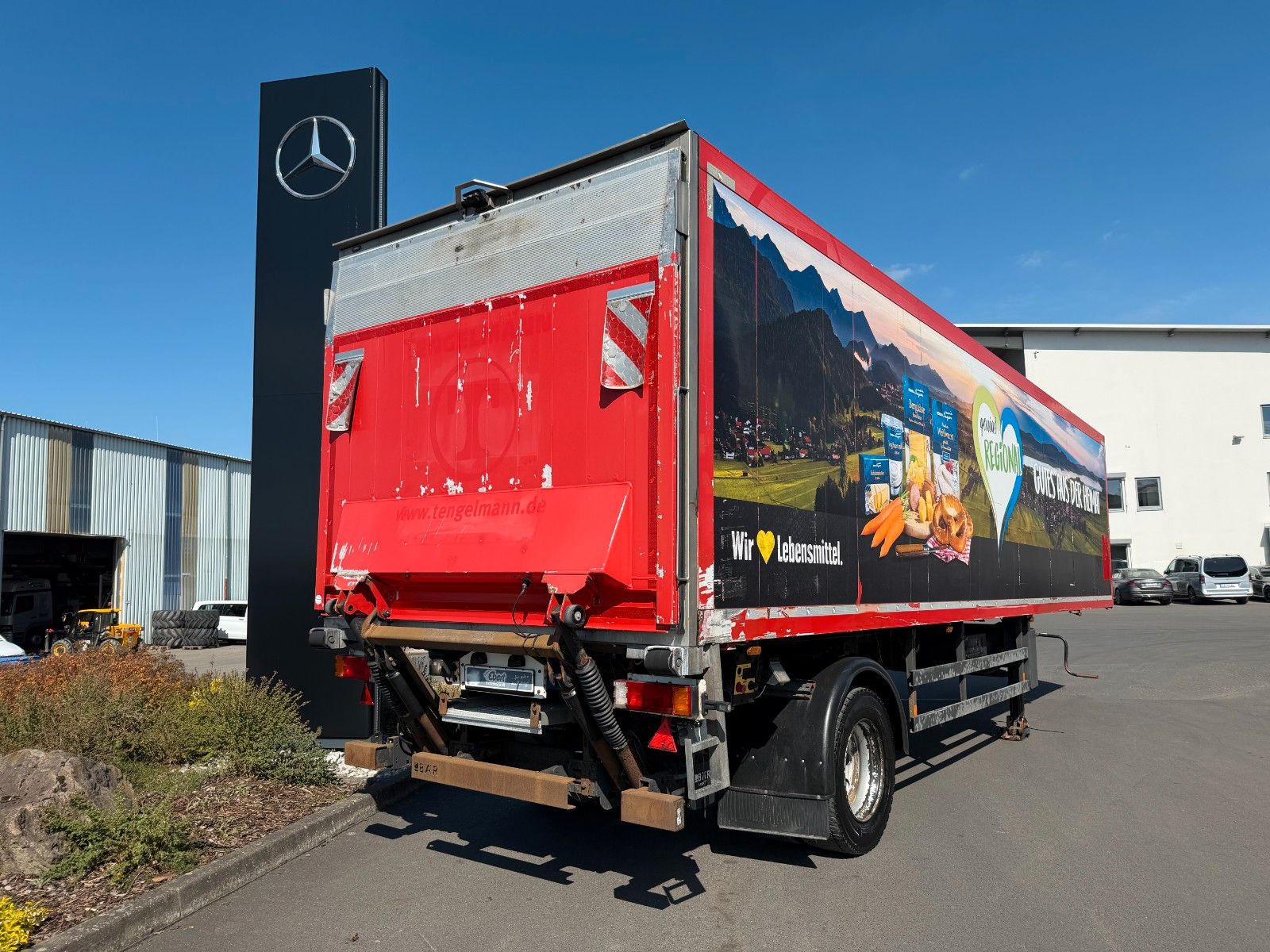 Fahrzeugabbildung Schmitz Cargobull SKO10 Carrier Maxima 1300 LBW Bär 2000kg gelenkt