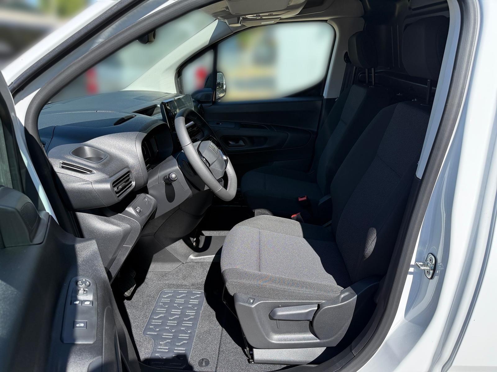 Fahrzeugabbildung Fiat Doblo XL Kastenwagen 130 AT8