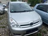 Toyota Corolla Verso 1.8-l-VVT-i Edition 7-Sitzer E... - Toyota Corolla Verso: Edition