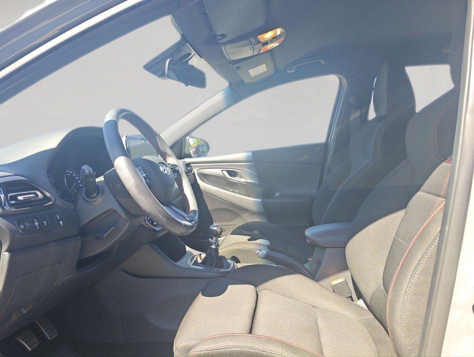 Fahrzeugabbildung Hyundai i30 1.5 T-GDI M/T N Line Navi i30 1.5 T-GDI M/T