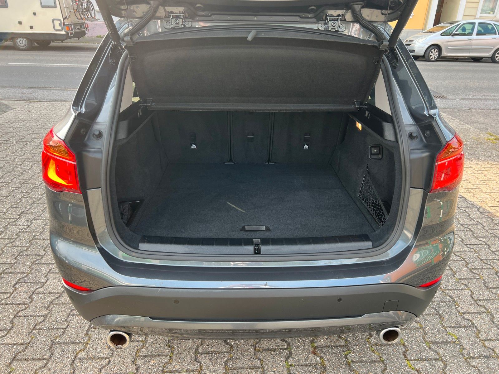 Fahrzeugabbildung BMW X1 xDrive 20 d Advantage PANO NAVI AUTOMATIK