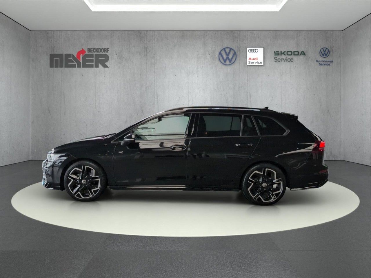 Golf Variant R-Line 1.5 eTSI DSG *Black Style*