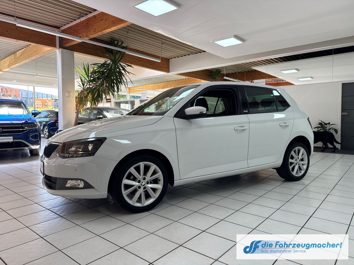 Fahrzeugabbildung SKODA Fabia Joy 1.0 MPI Sperrdiff. Klimaautom DAB SHZ