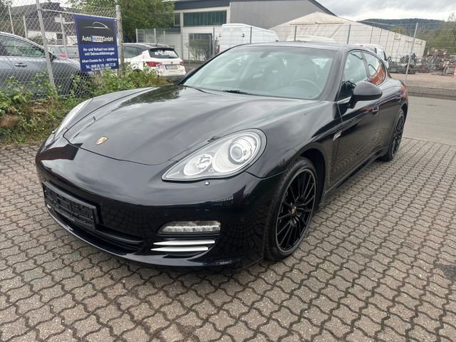 Porsche Panamera 4