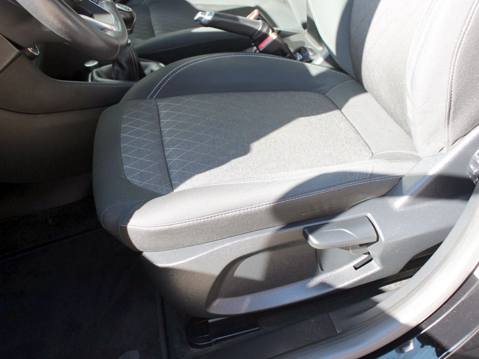 Fahrzeugabbildung Ford Fiesta Active 1,0 EcoBoost Start/Stopp