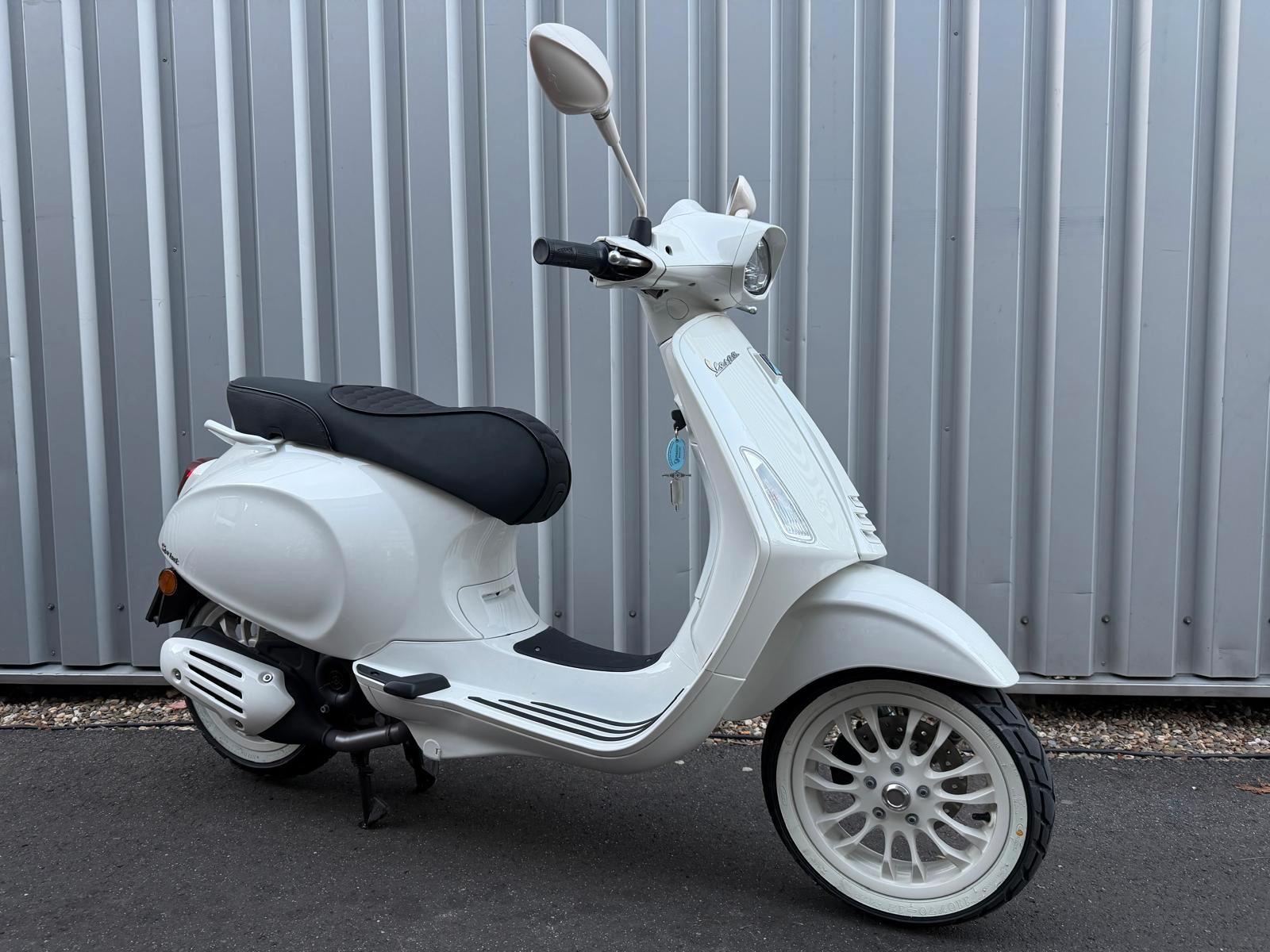 Vespa Sprint 50 weiß VD Edition Vorführer
