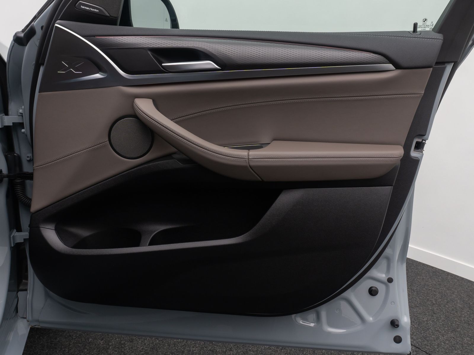 Fahrzeugabbildung BMW X4 M Competition HUD H/K DAB Komfort Alarm 21Zol