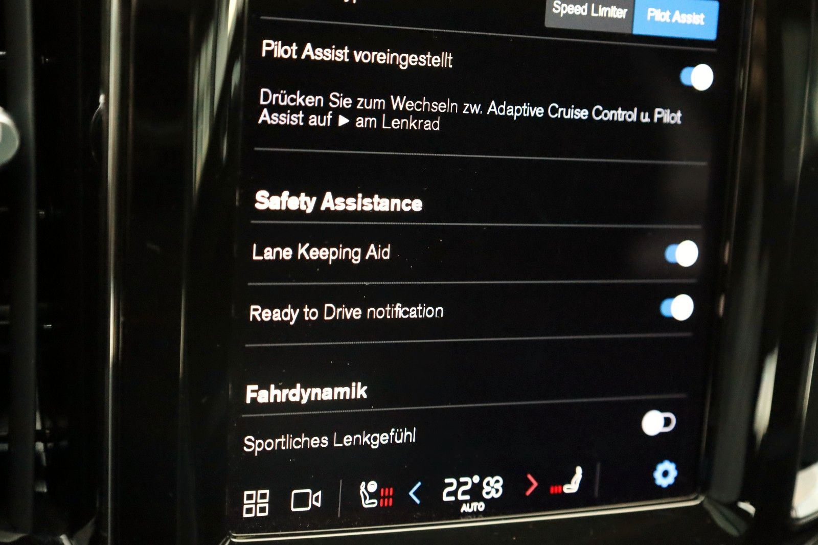 Fahrzeugabbildung Volvo XC60 Momentum Pro Leder,Navi,LED,Panorama,Kamera