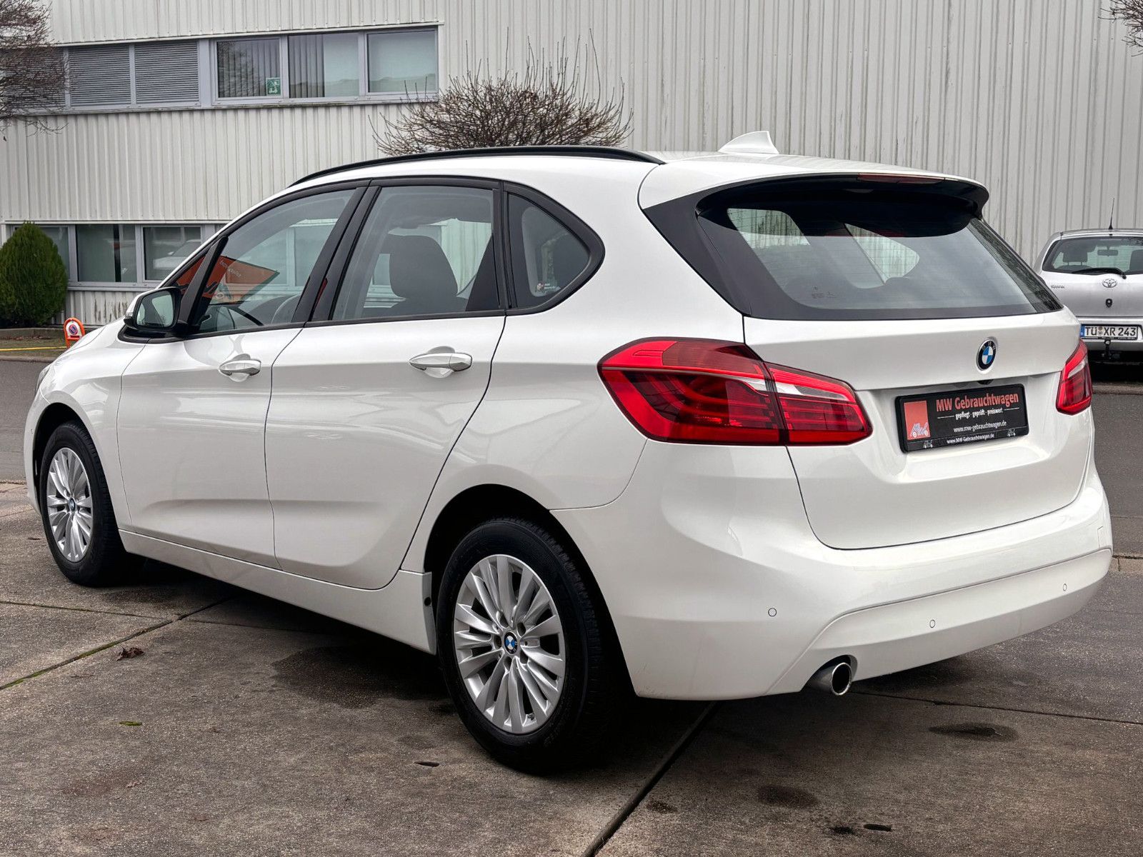 Fahrzeugabbildung BMW 218i Active Tourer Adv. Steptr. ACC PDC KAM Navi