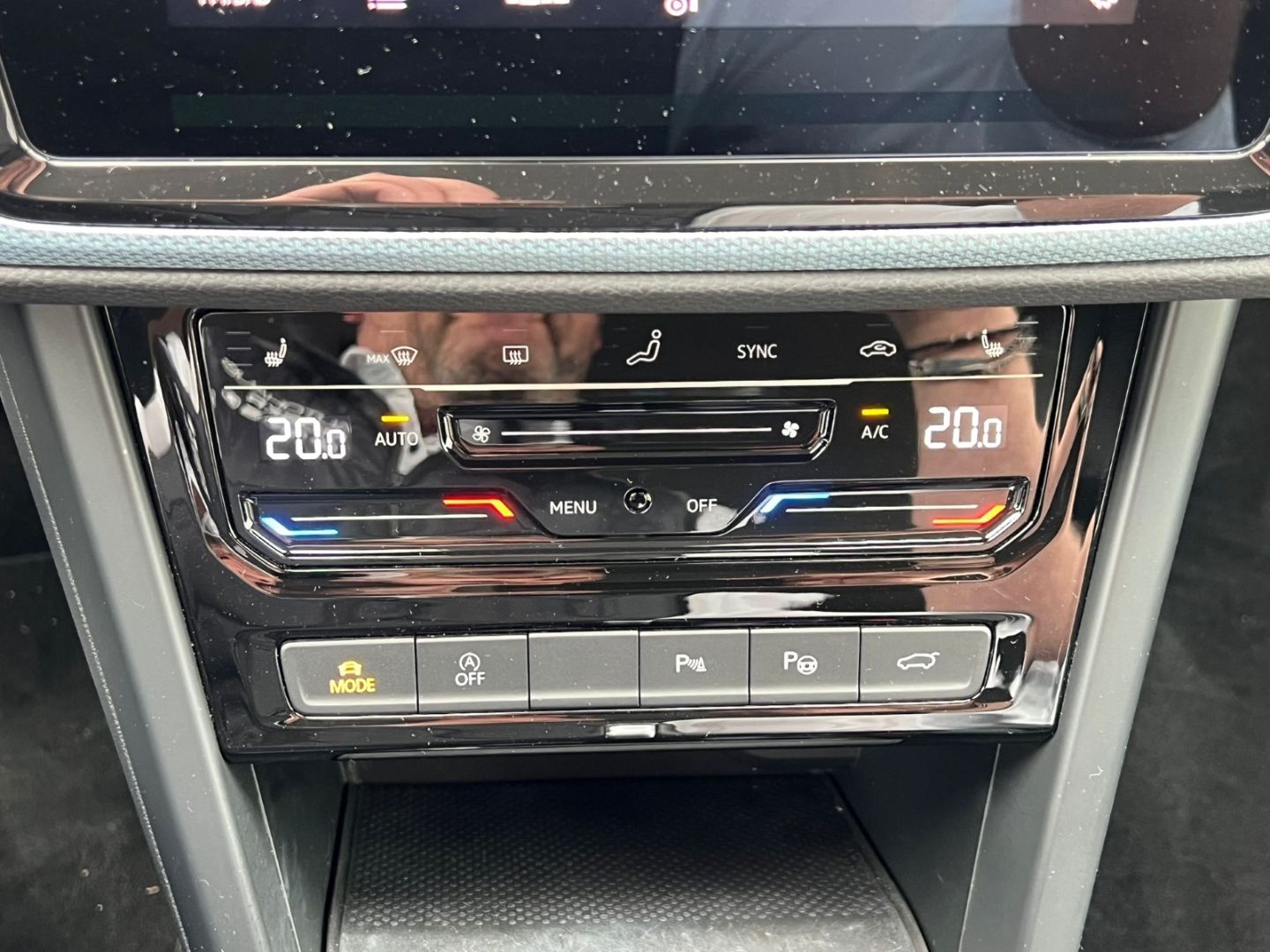 Touran 2.0TDI DSG GOAL AHK*7Sitze*IQ*Navi*elHeck