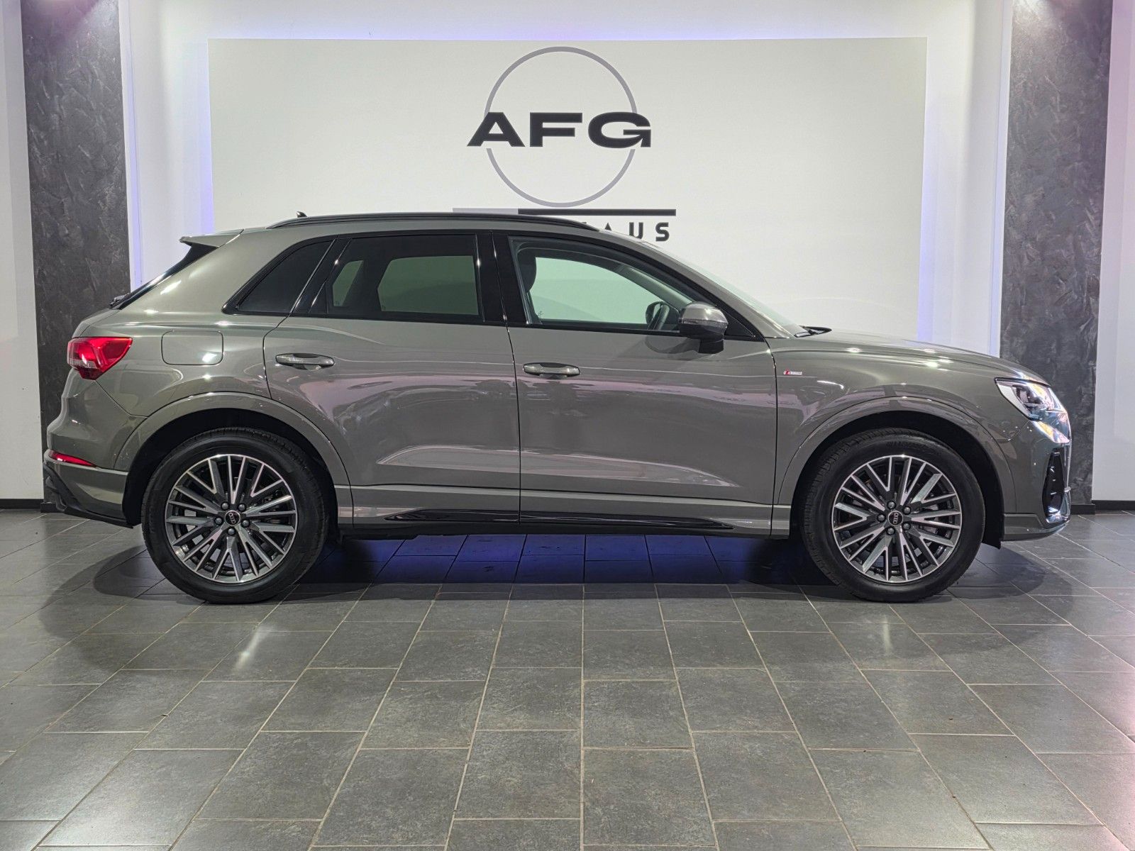 Audi Q3 45 TFSI e S line foto 4