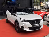 Peugeot 2008 GT FOCAL / LED / ACC / NAVI / Keyless / - Peugeot 2008 mit Diesel-Antrieb
