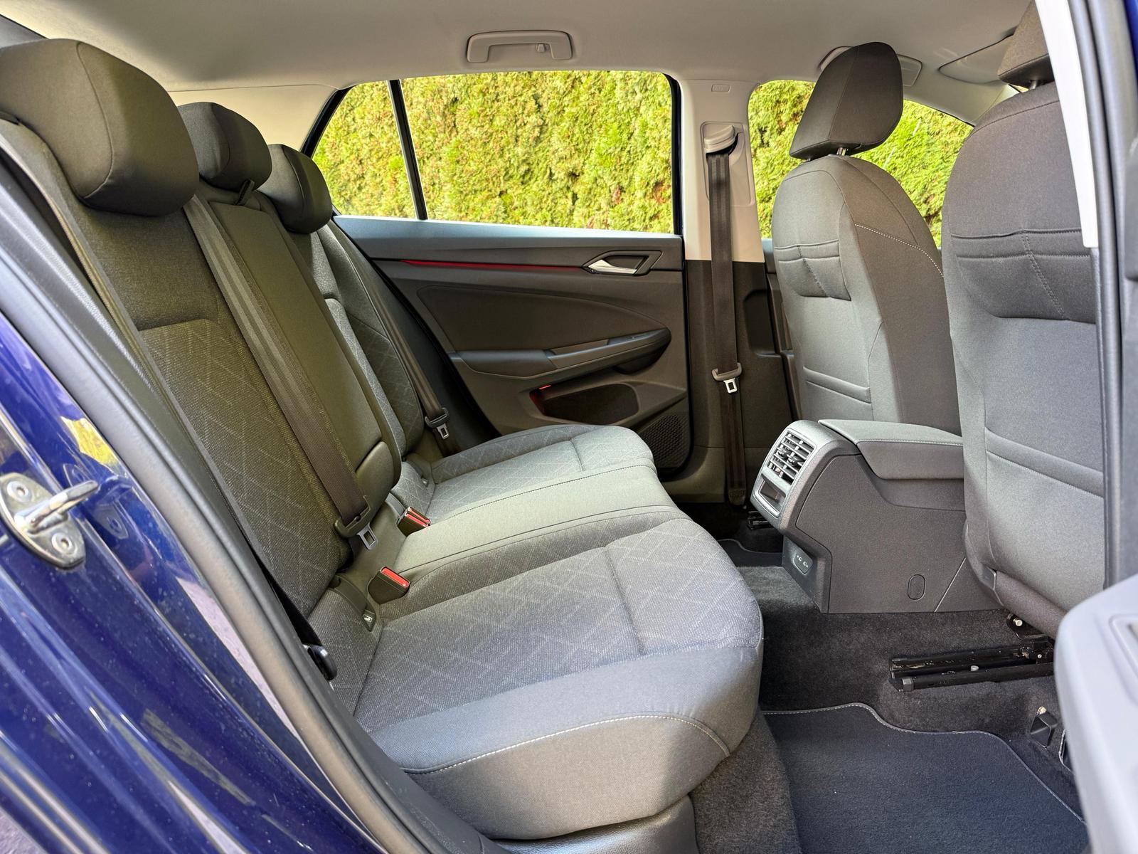 Volkswagen Golf 1.0 eTSI Limo Life LED+NAVI+ACC+SHZ+CARPLAY, миниатюра 10