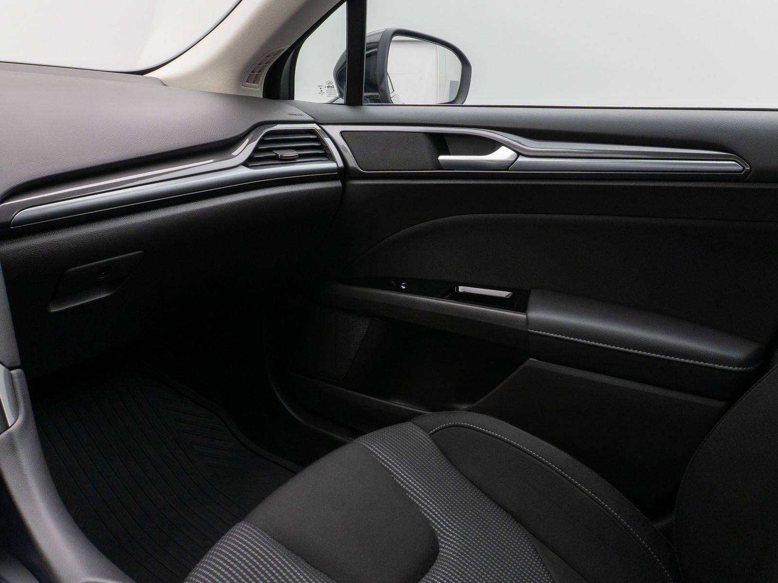 Fahrzeugabbildung Ford Mondeo Turnier Titanium Kamera AHK Winter 8fach