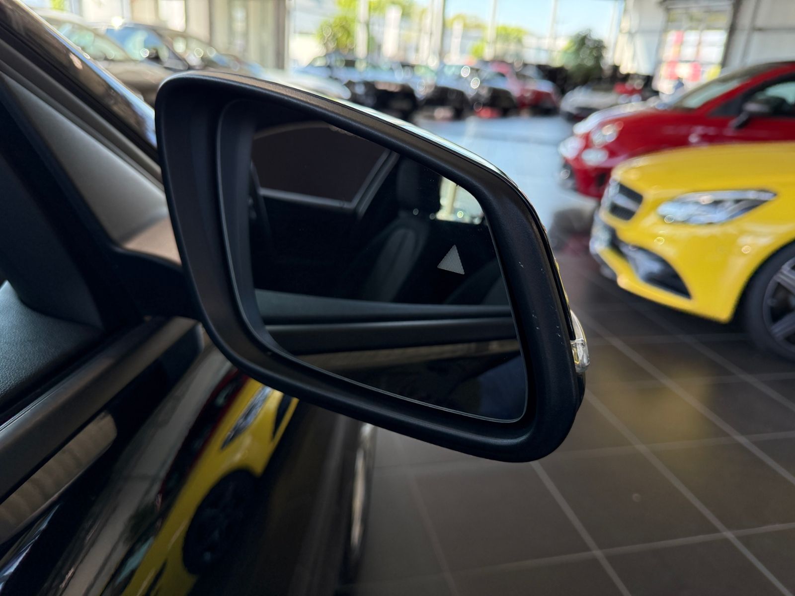 Fahrzeugabbildung BMW 120 i Advantage PANO HUD LED