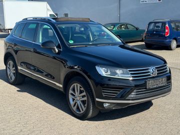 Volkswagen Touareg - 1