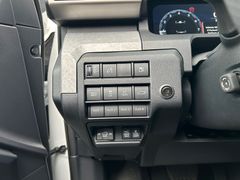 TOYOTA 4-Runner Trailhunter *On Stock*